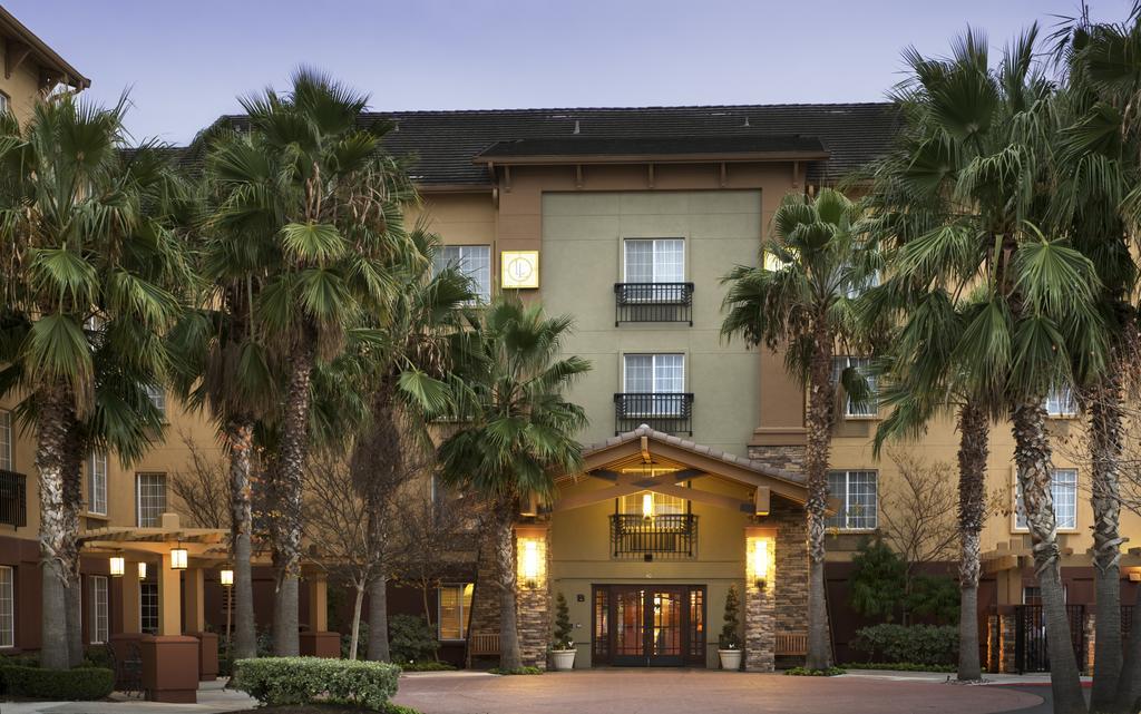 Larkspur Landing Roseville-An All-Suite Hotel Exterior photo